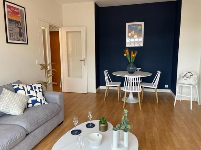 Le 21 Apartment Еперне Екстериор снимка